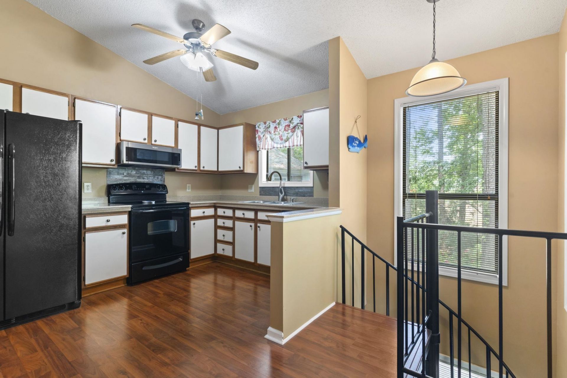 752 Tall Oaks Ct.  Photo 6
