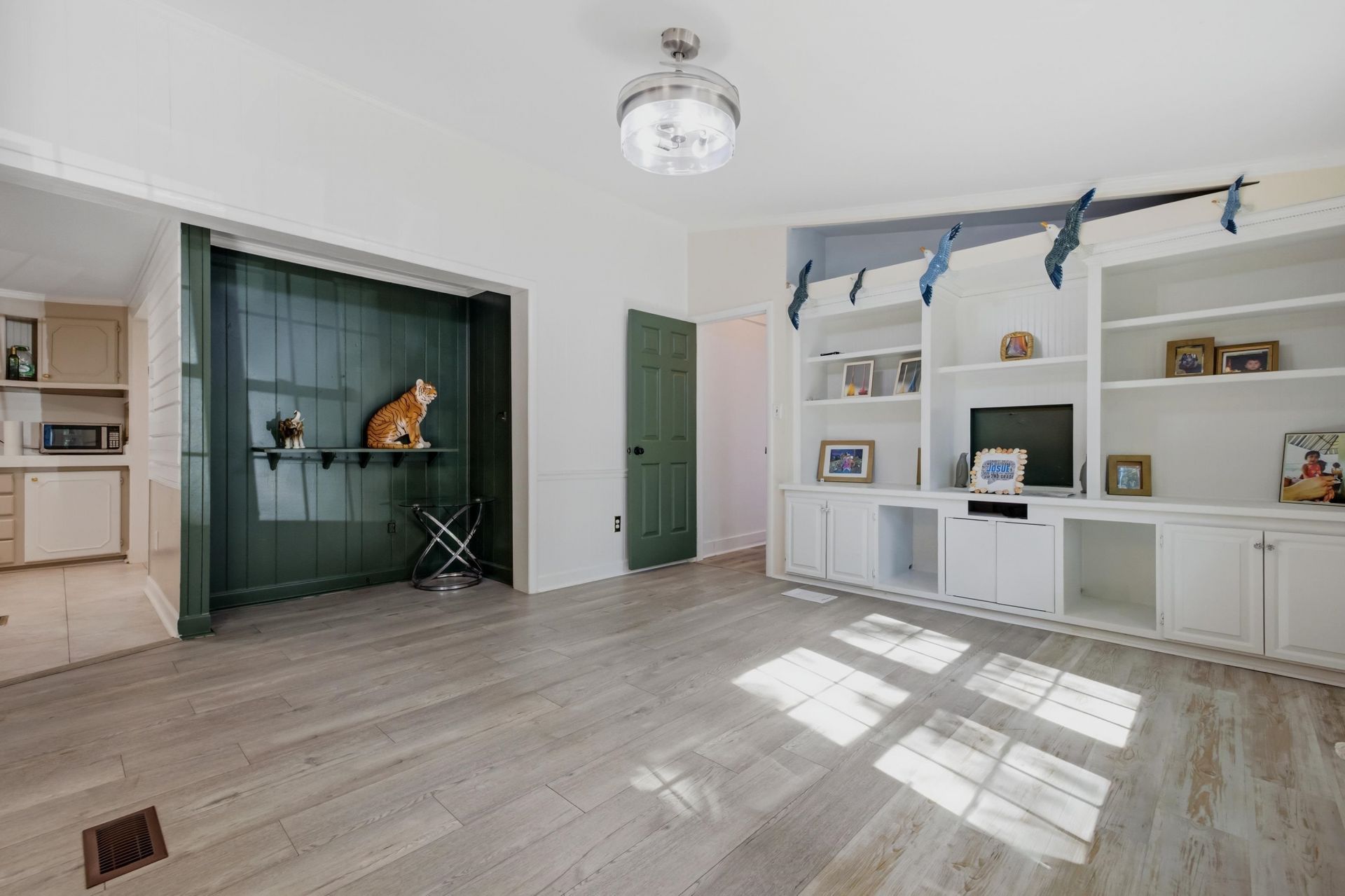 391 Di-cindy Ln. Photo 10