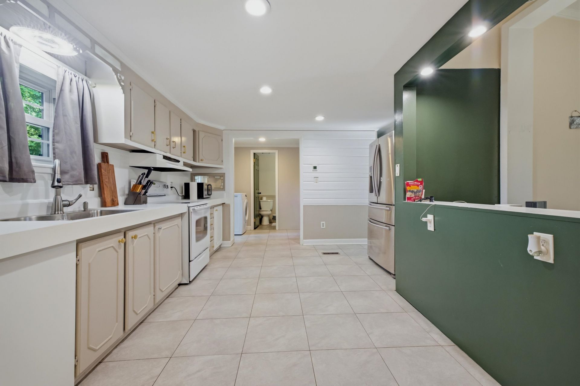 391 Di-cindy Ln. Photo 22