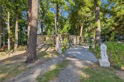 391 Di-cindy Ln. photo 4