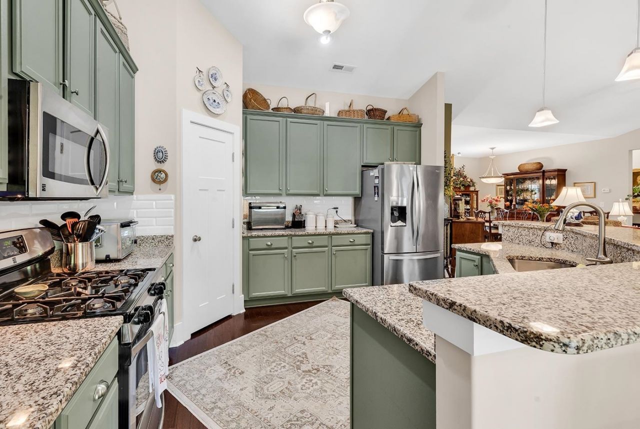 326 Bahama Dr. Photo 11