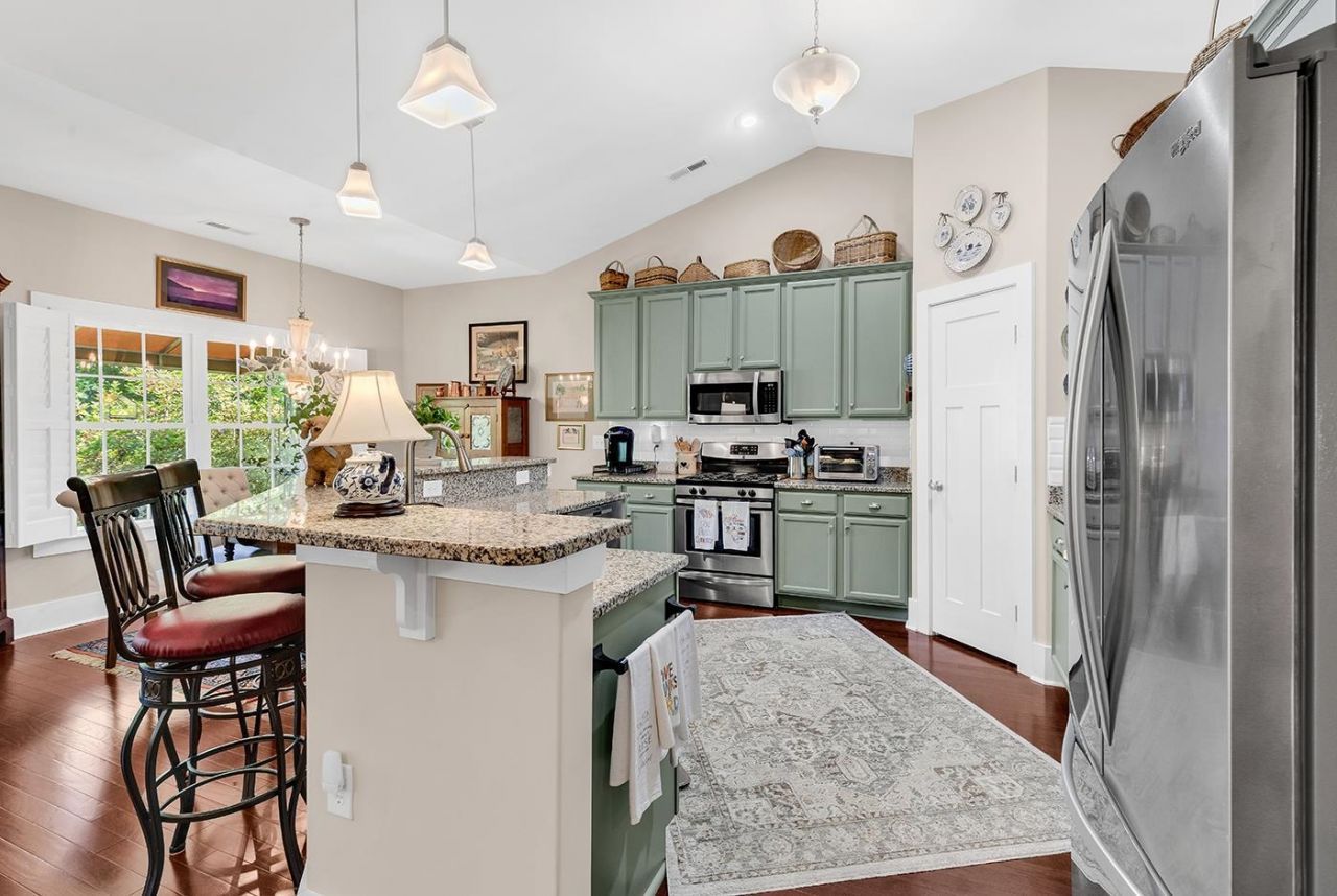 326 Bahama Dr. Photo 12
