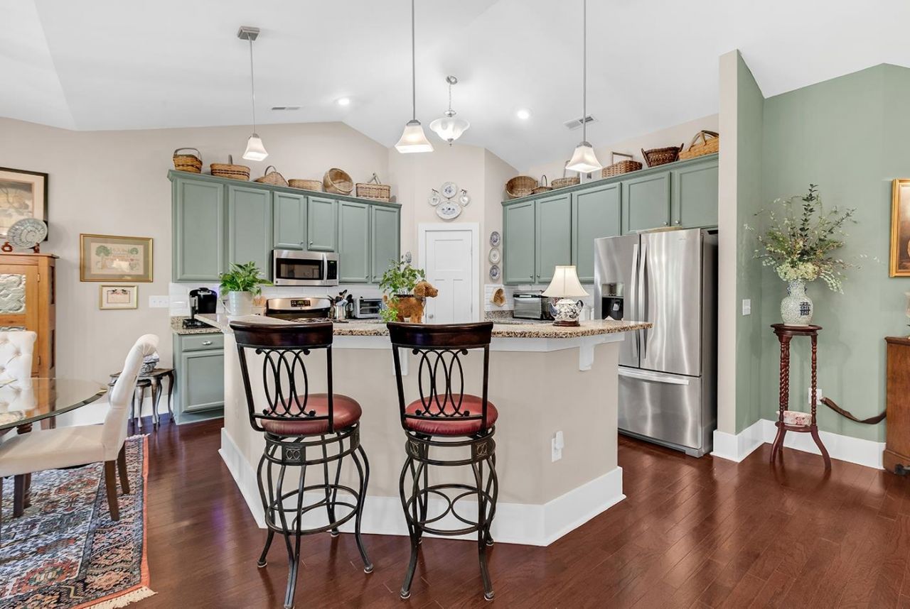 326 Bahama Dr. Photo 13