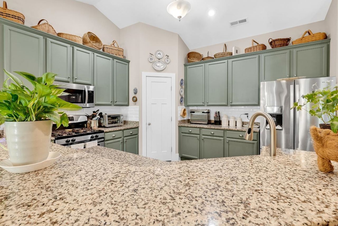 326 Bahama Dr. Photo 14