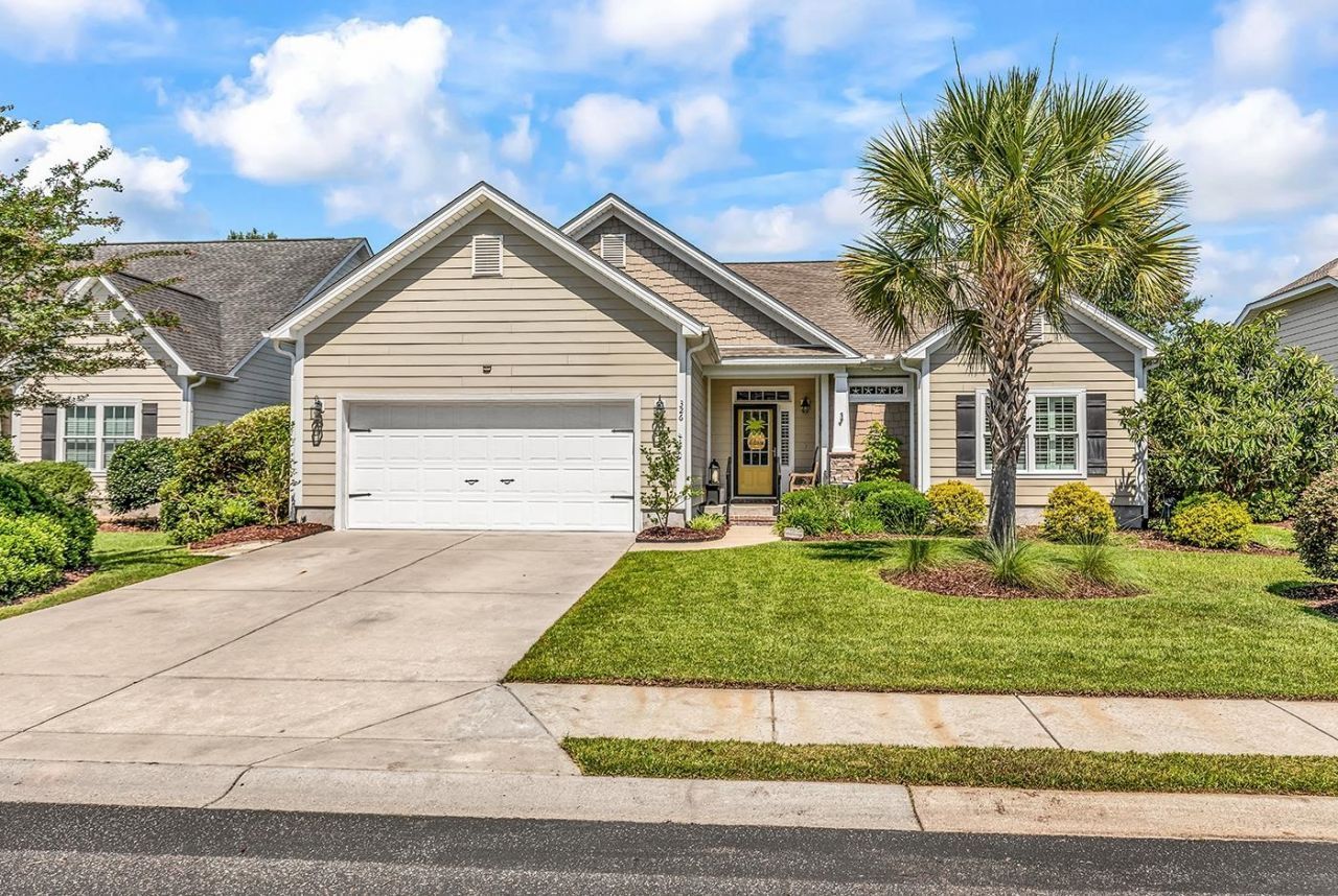 326 Bahama Dr. Photo 2