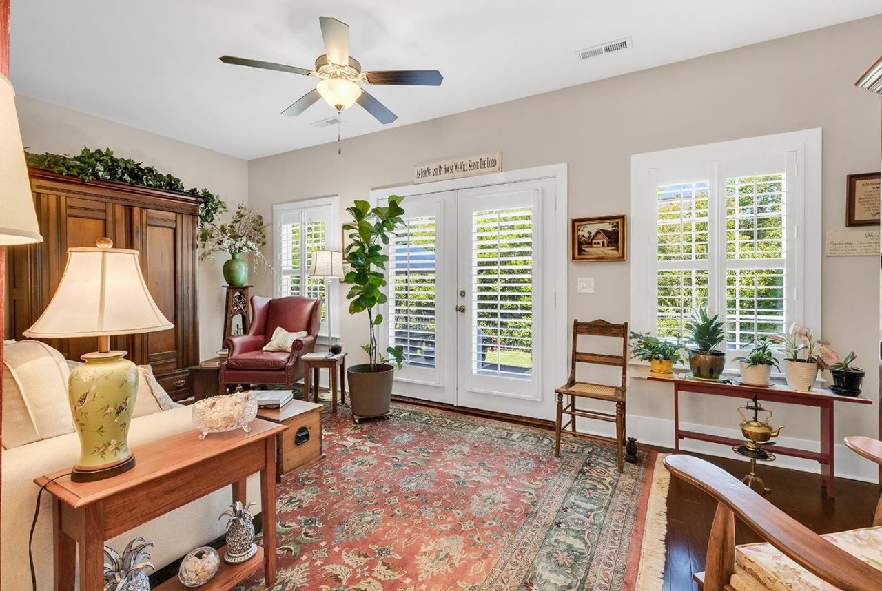 326 Bahama Dr. Photo 21