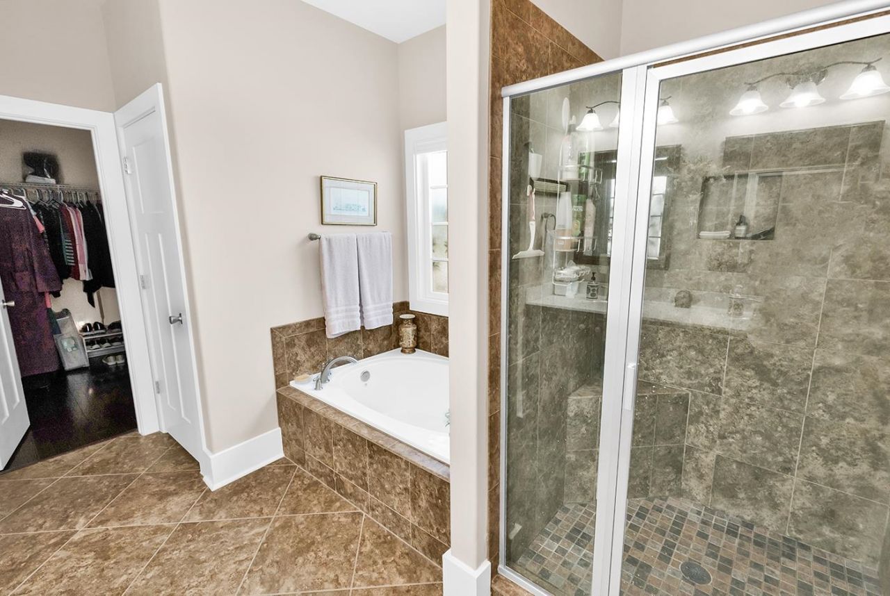 326 Bahama Dr. Photo 29