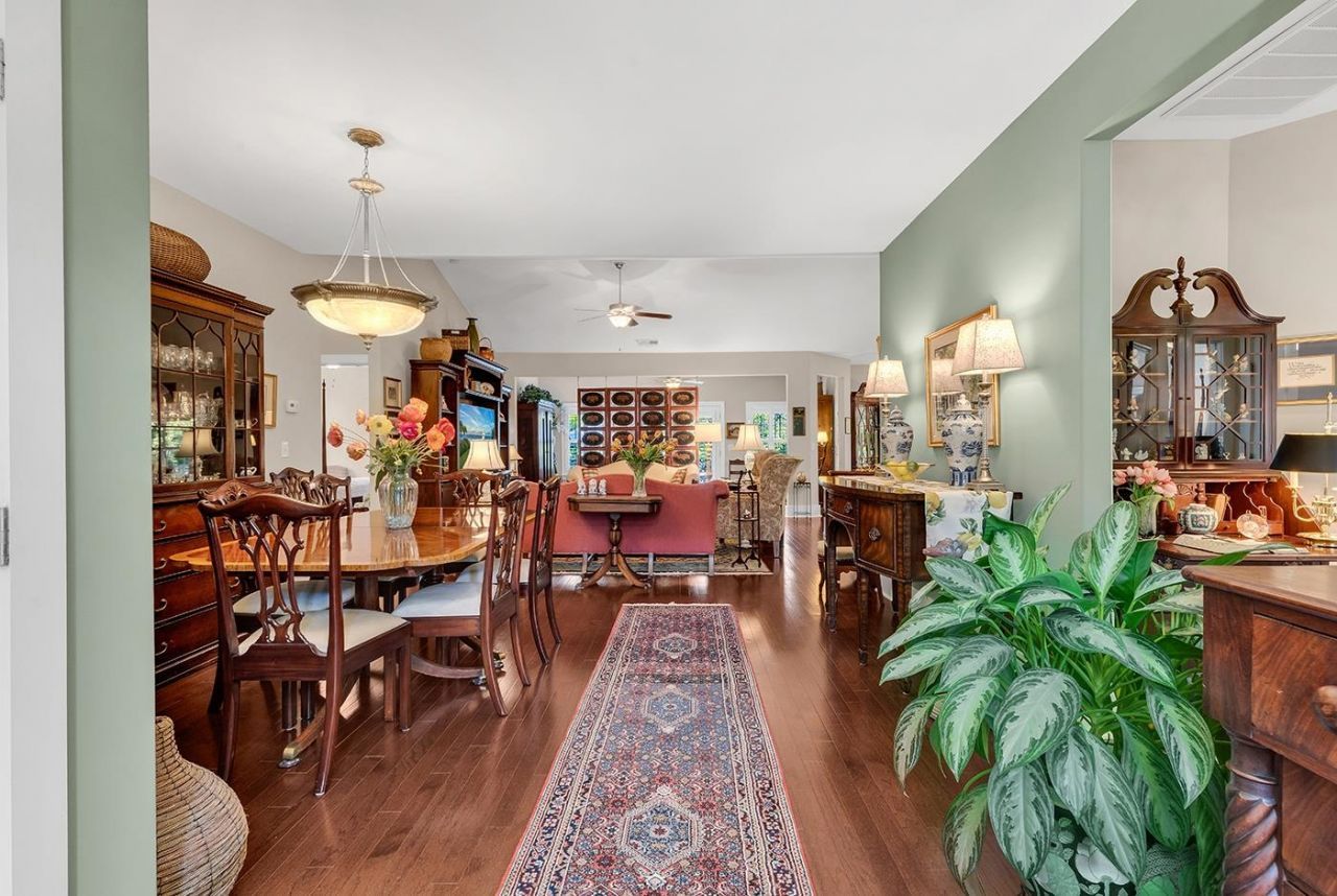 326 Bahama Dr. Photo 3