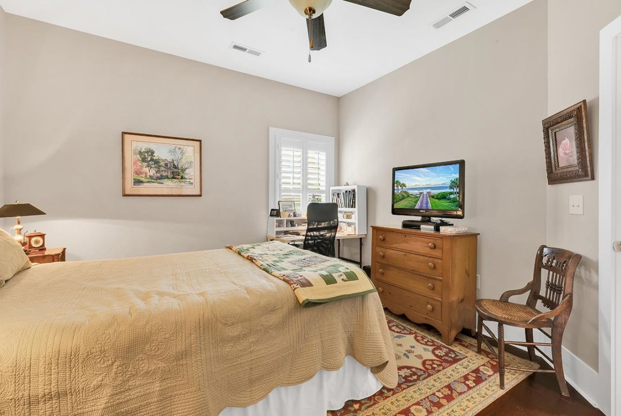 326 Bahama Dr. Photo 35