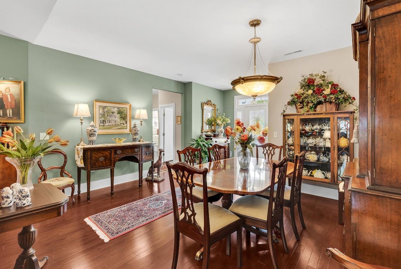 326 Bahama Dr. Photo 8