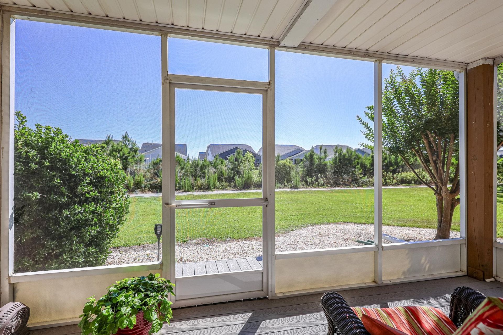 1025 Plantation Dr. W  Photo 22