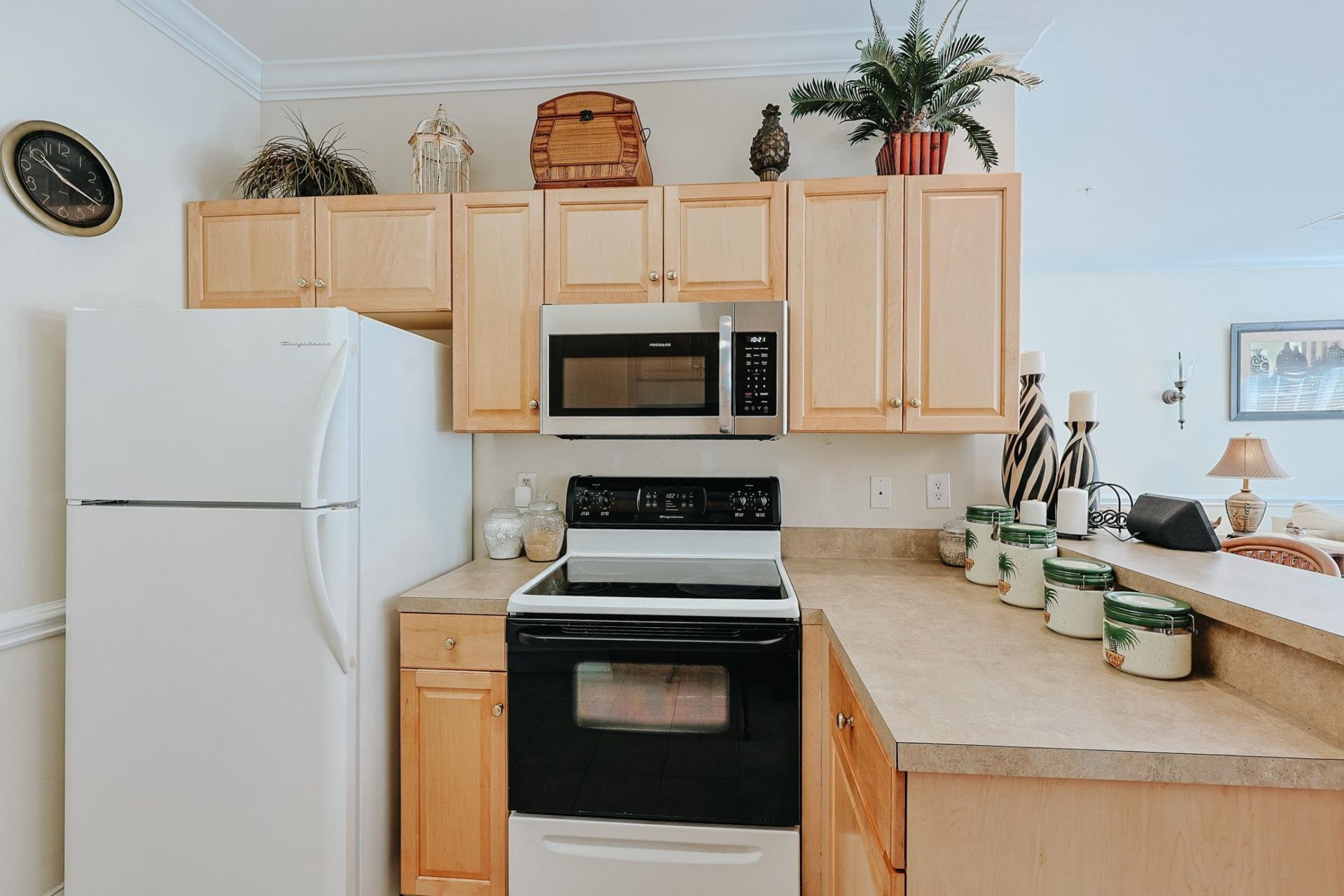 4880 Dahlia Ct. Photo 7