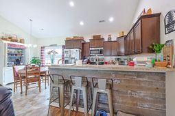 156 Oak Crest Circle  photo 4