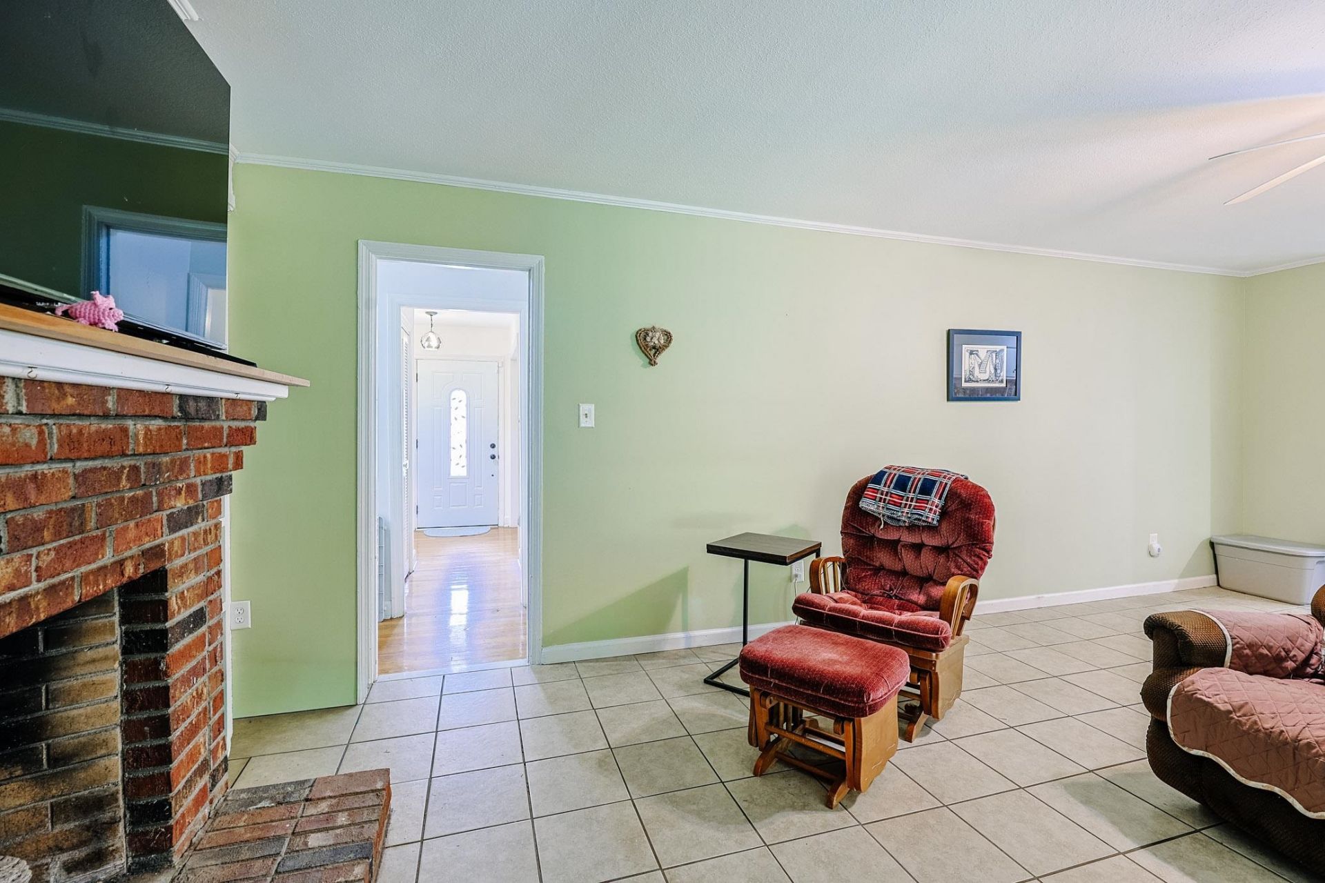 1872 E Marion St.  Photo 4