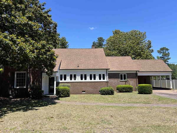 5619 Main St. , Loris, SC 29569