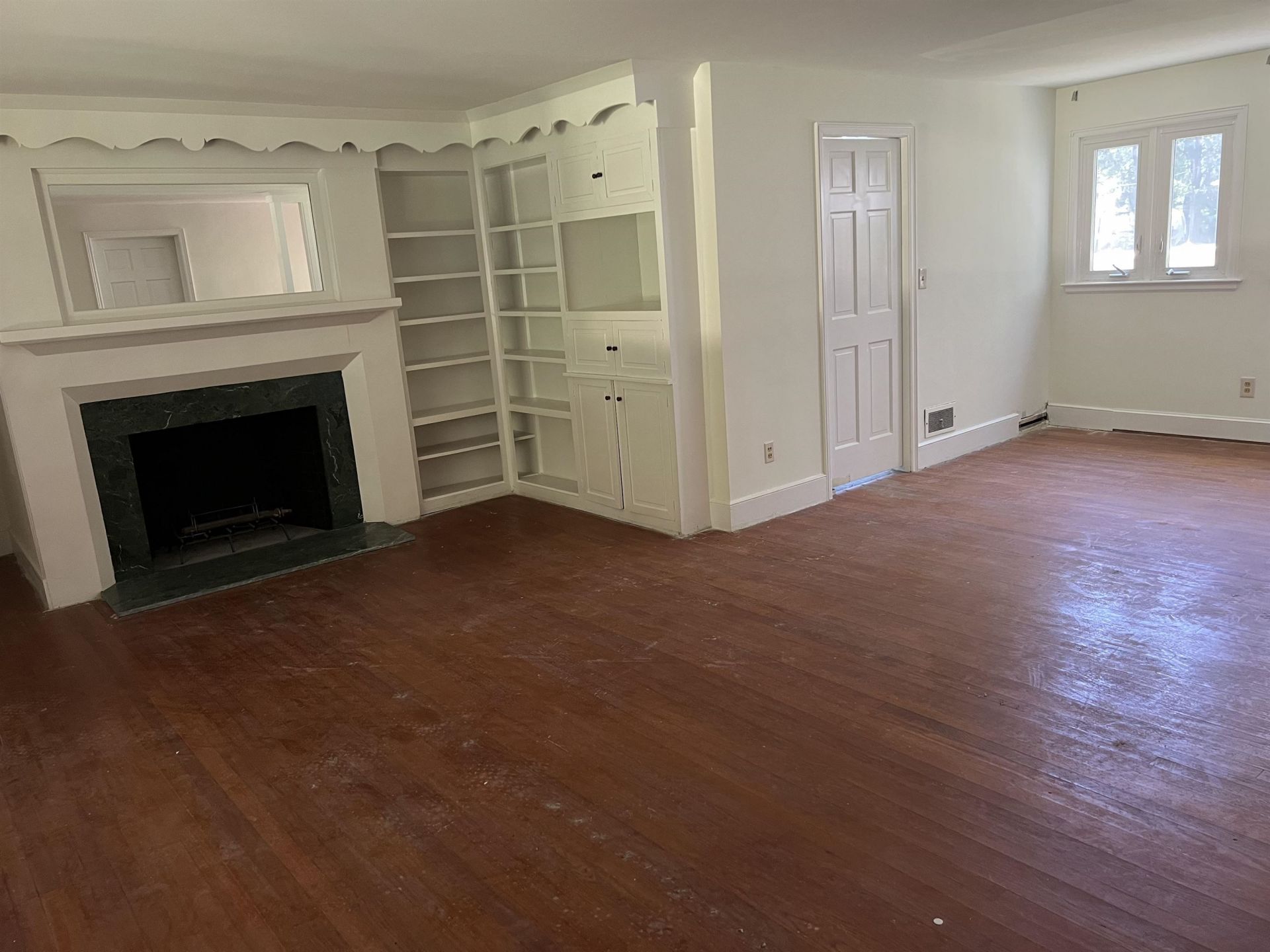 5619 Main St.  Photo 10