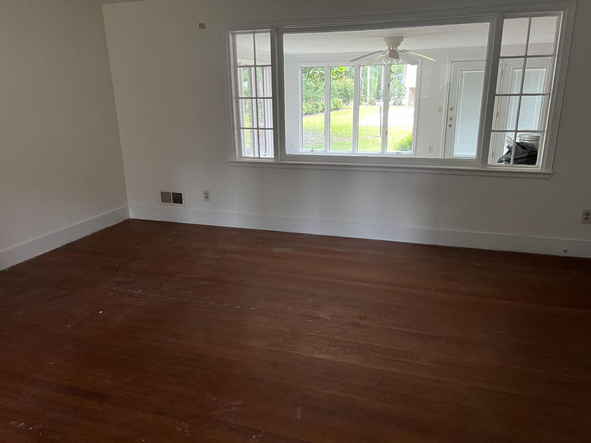 5619 Main St.  Photo 15