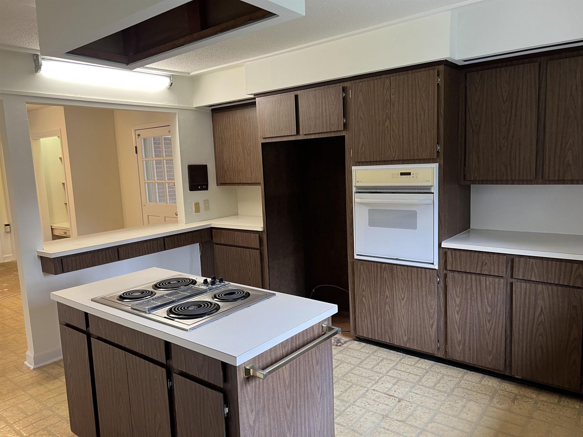 5619 Main St.  Photo 29