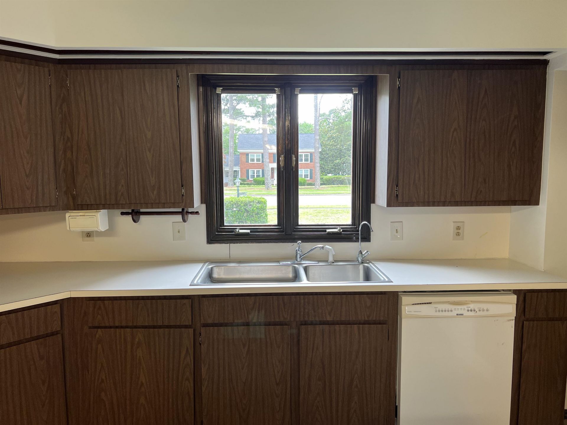 5619 Main St.  Photo 30