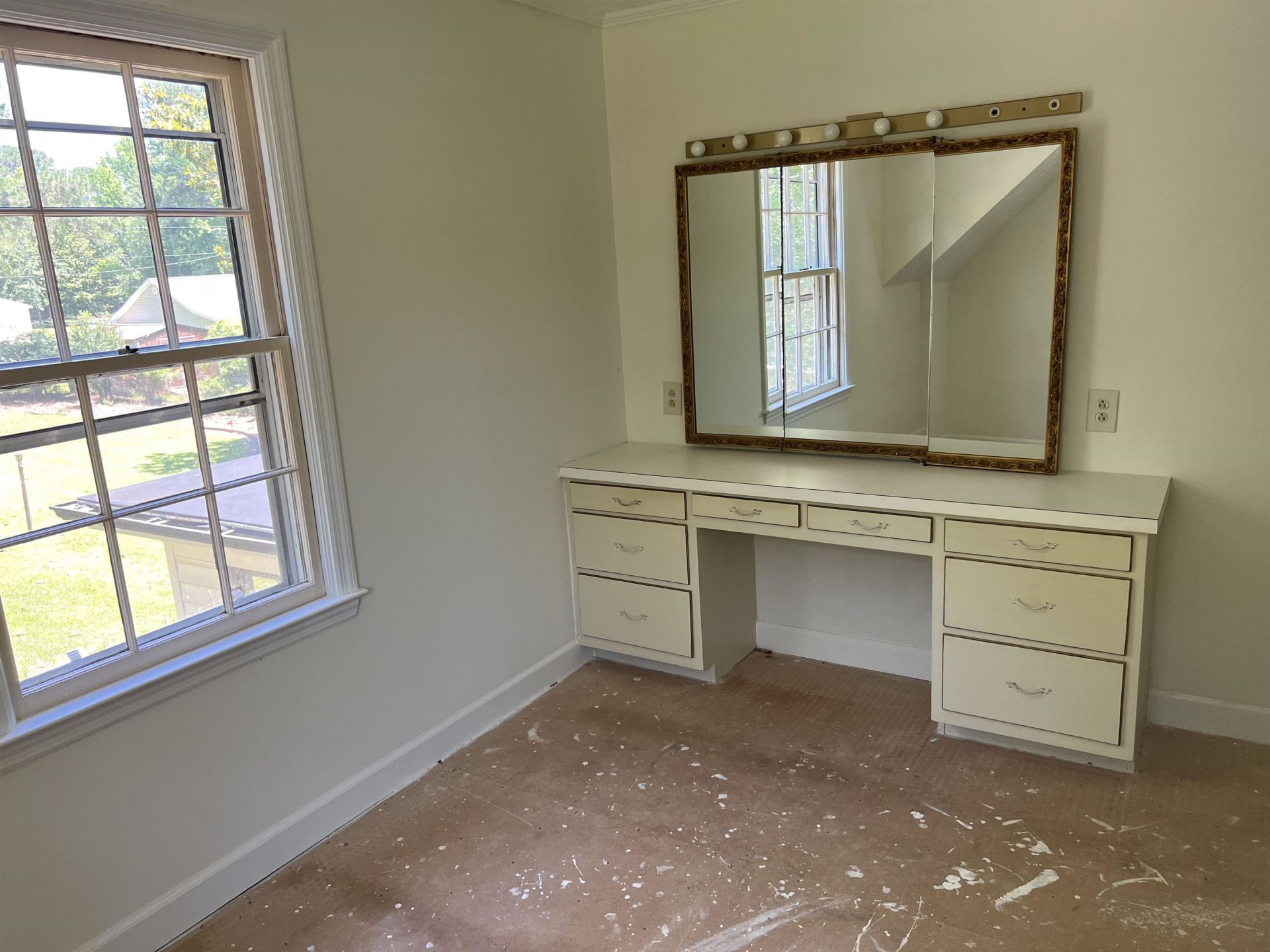 5619 Main St.  Photo 39