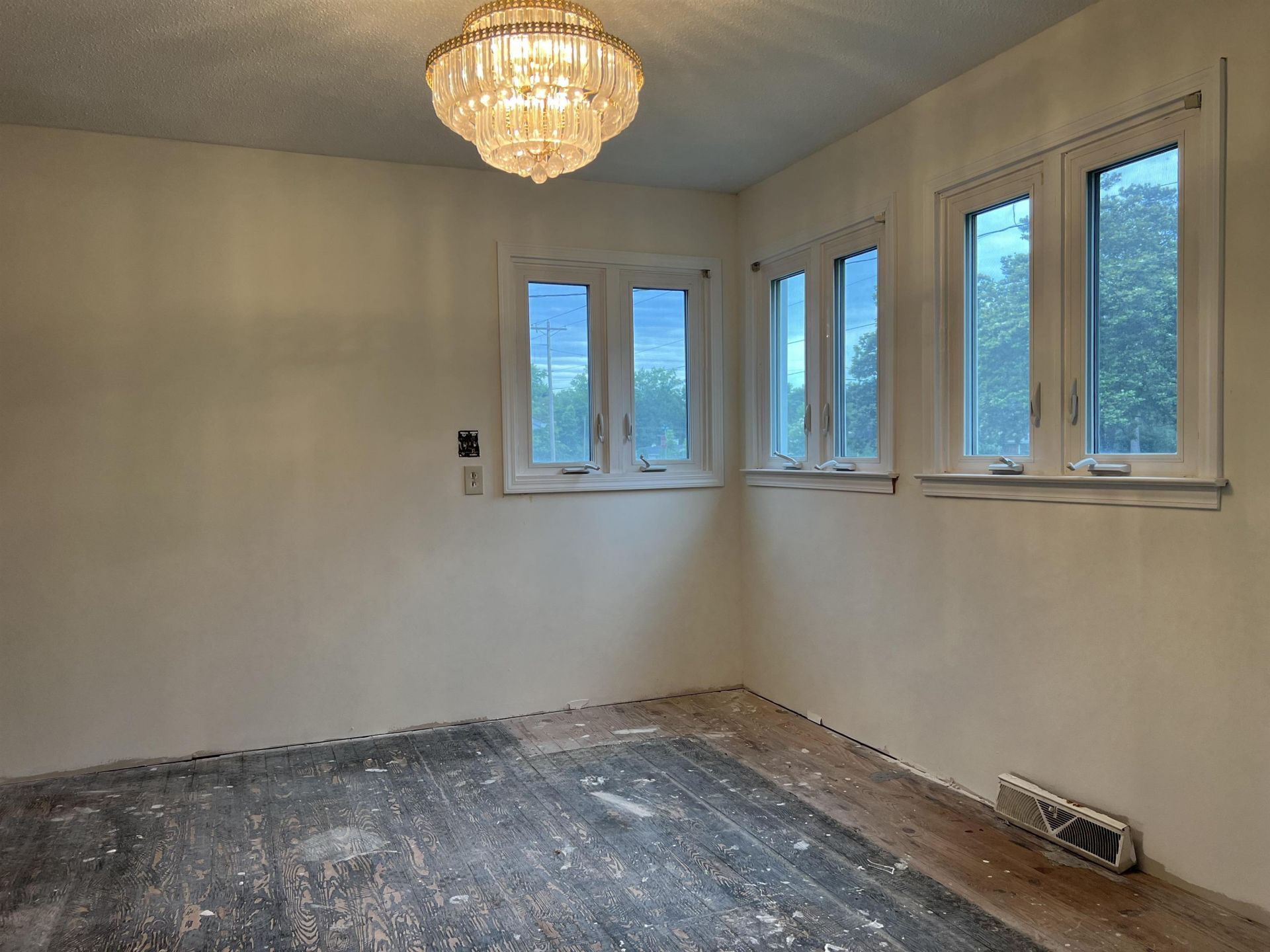 5619 Main St.  Photo 46