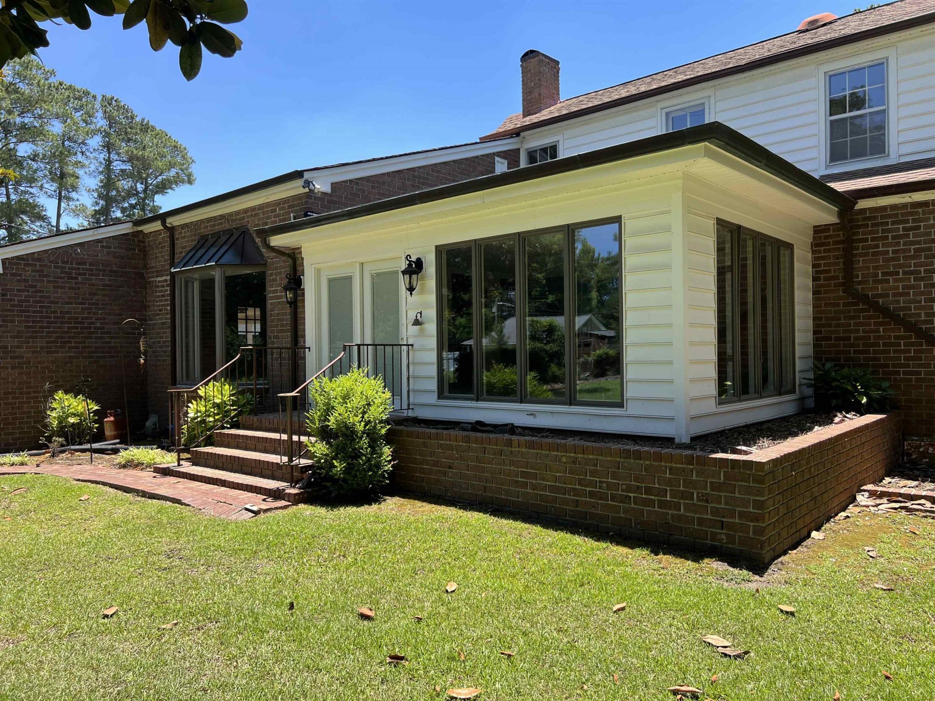 5619 Main St.  Photo 5