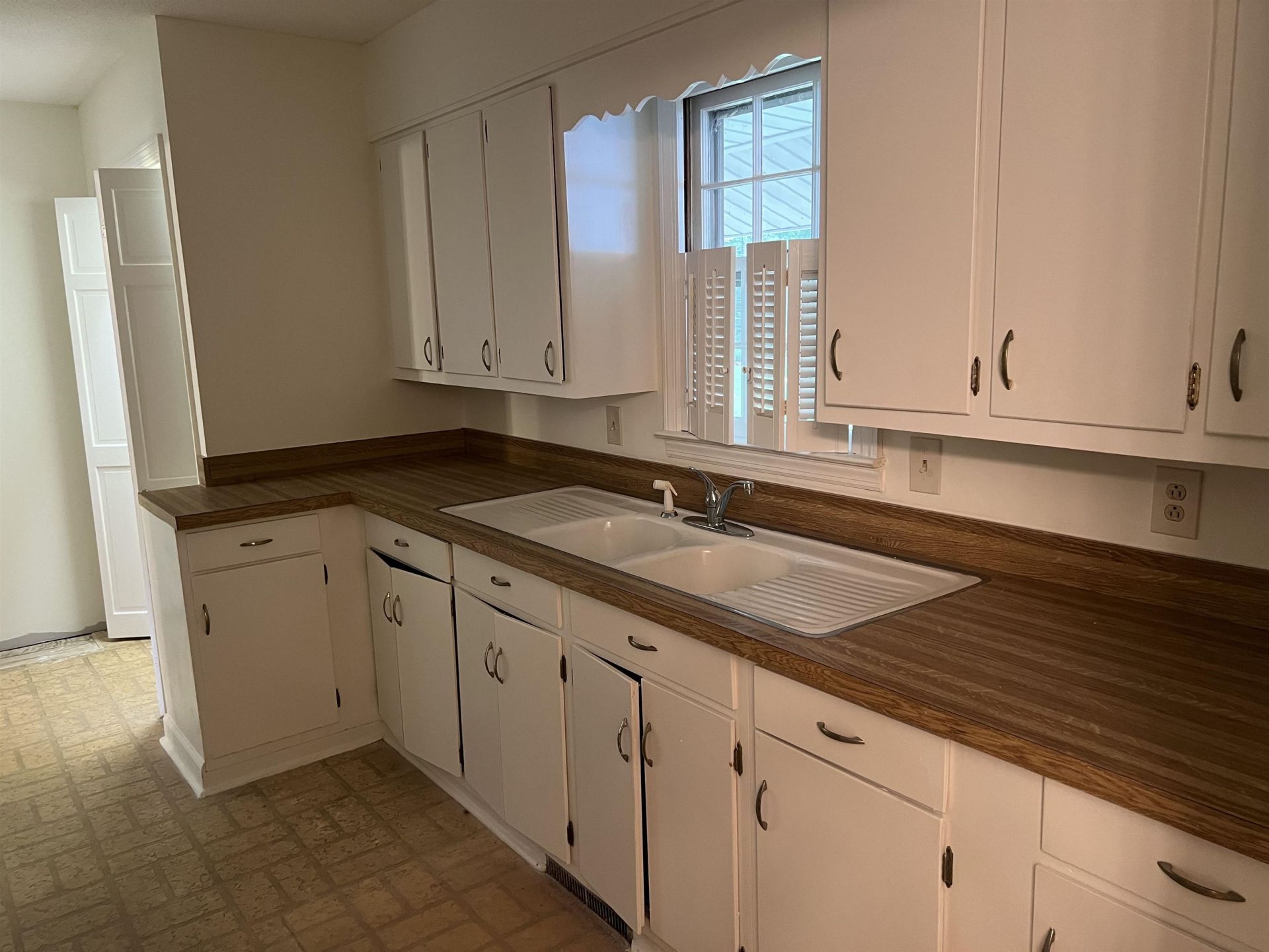5619 Main St.  Photo 56