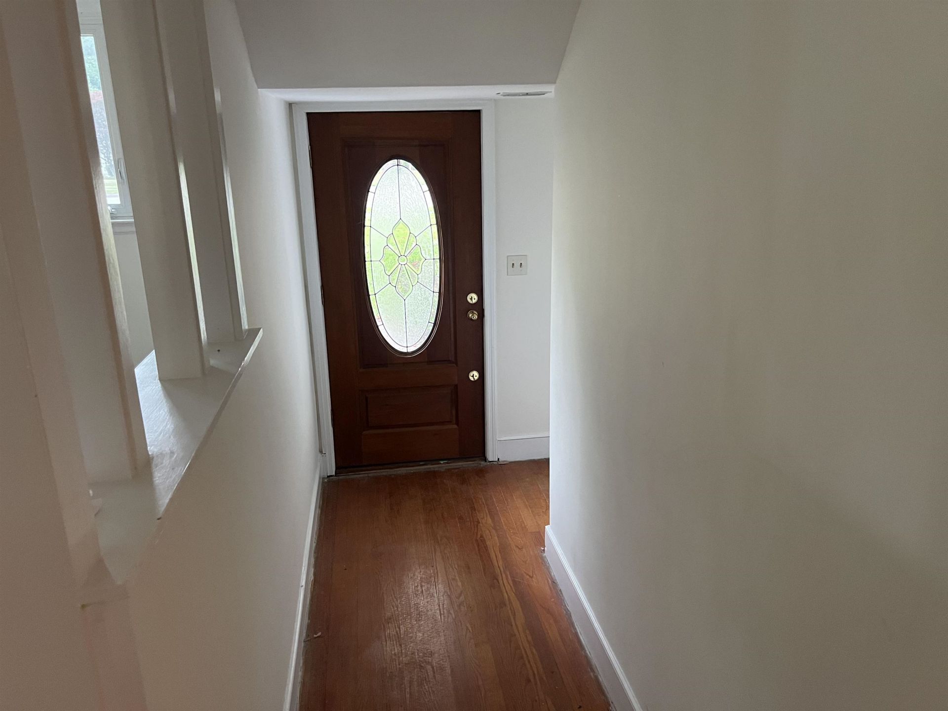5619 Main St.  Photo 8