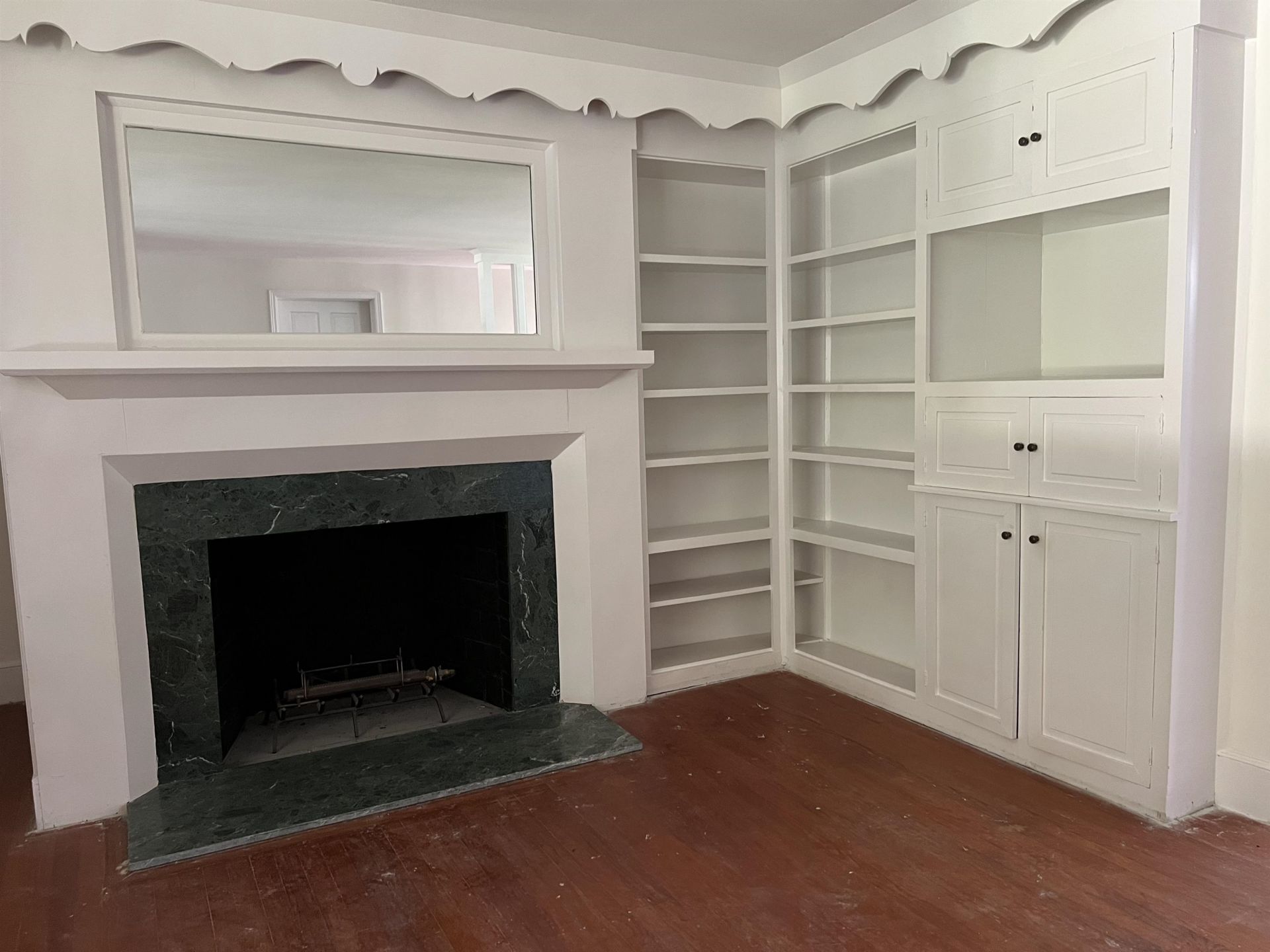5619 Main St.  Photo 9