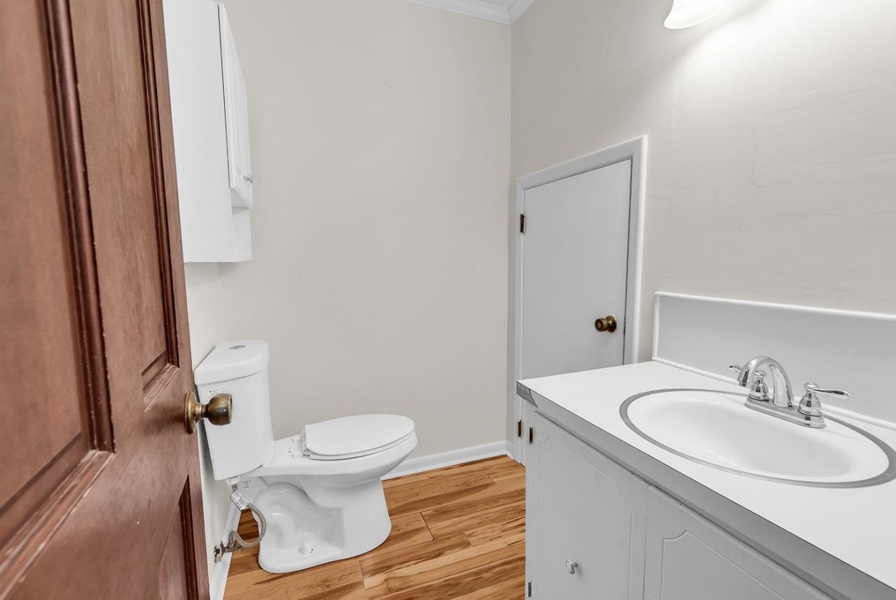 356 Lakewood Ave. Photo 17