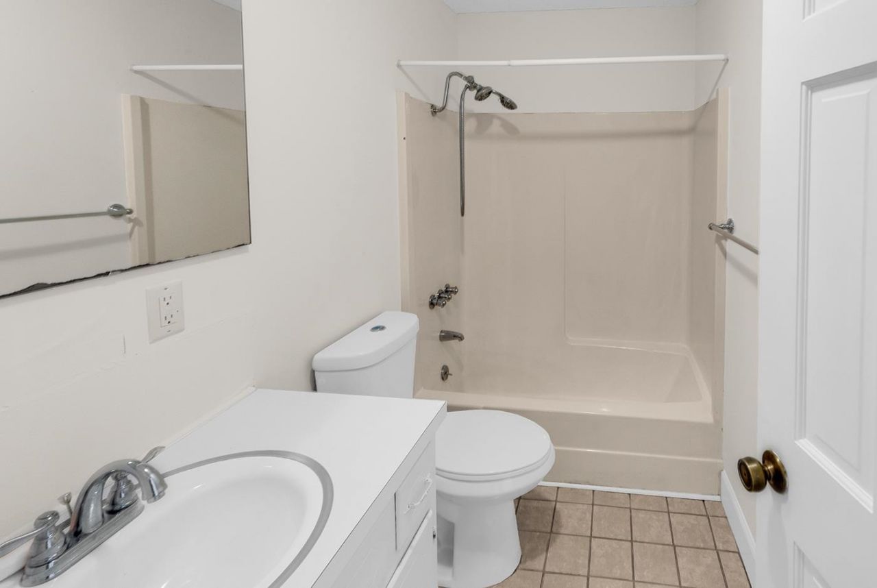 356 Lakewood Ave. Photo 32