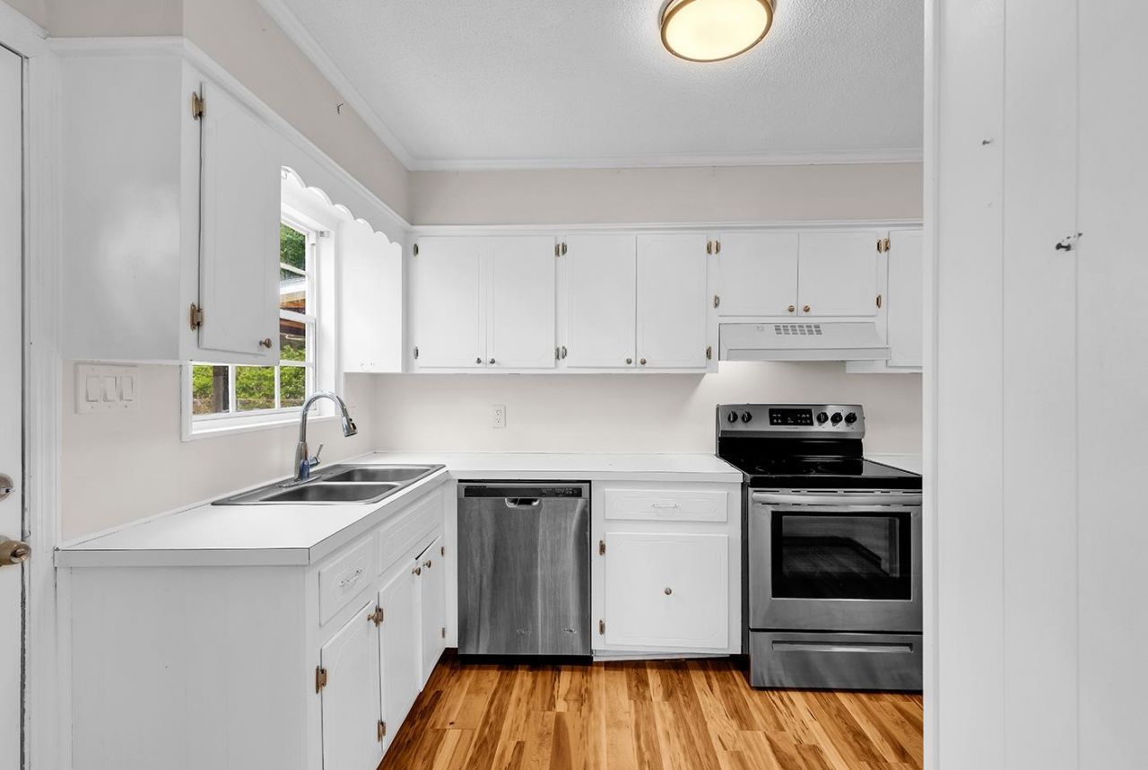 356 Lakewood Ave. Photo 6