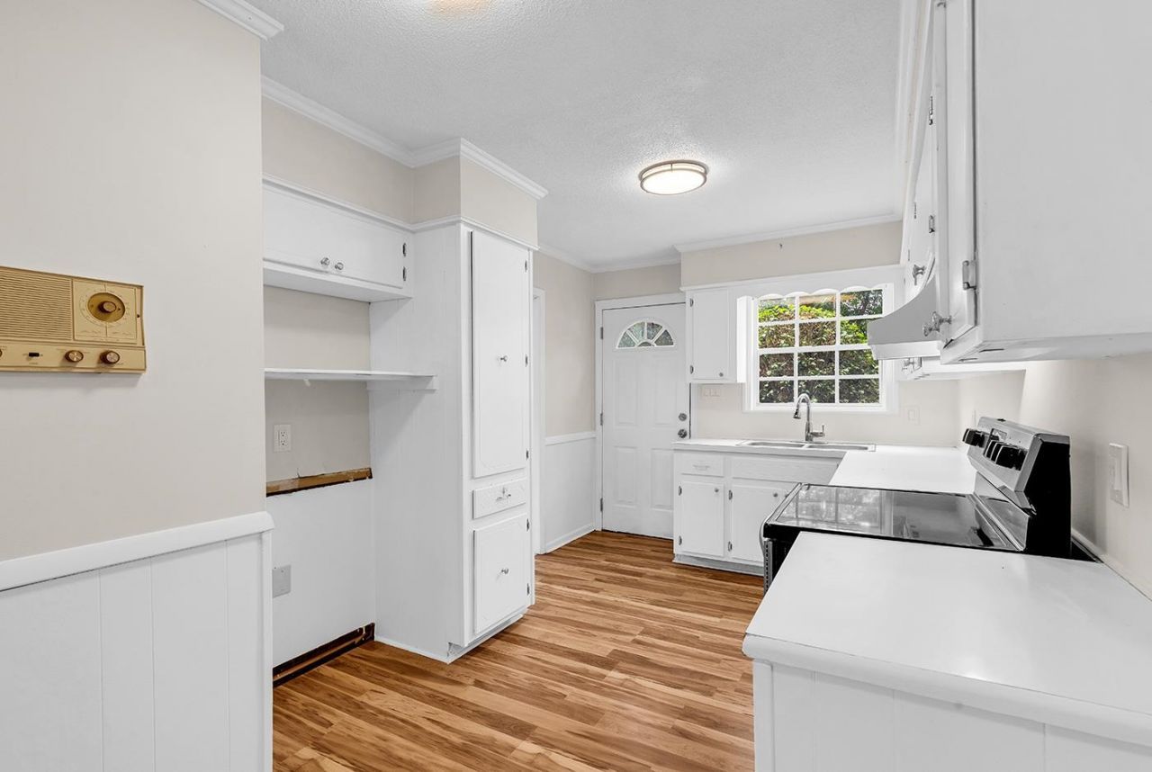 356 Lakewood Ave. Photo 7