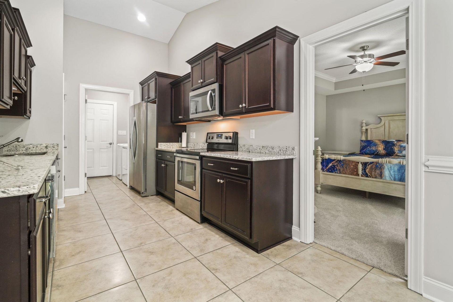 263 Macarthur Dr.  Photo 11