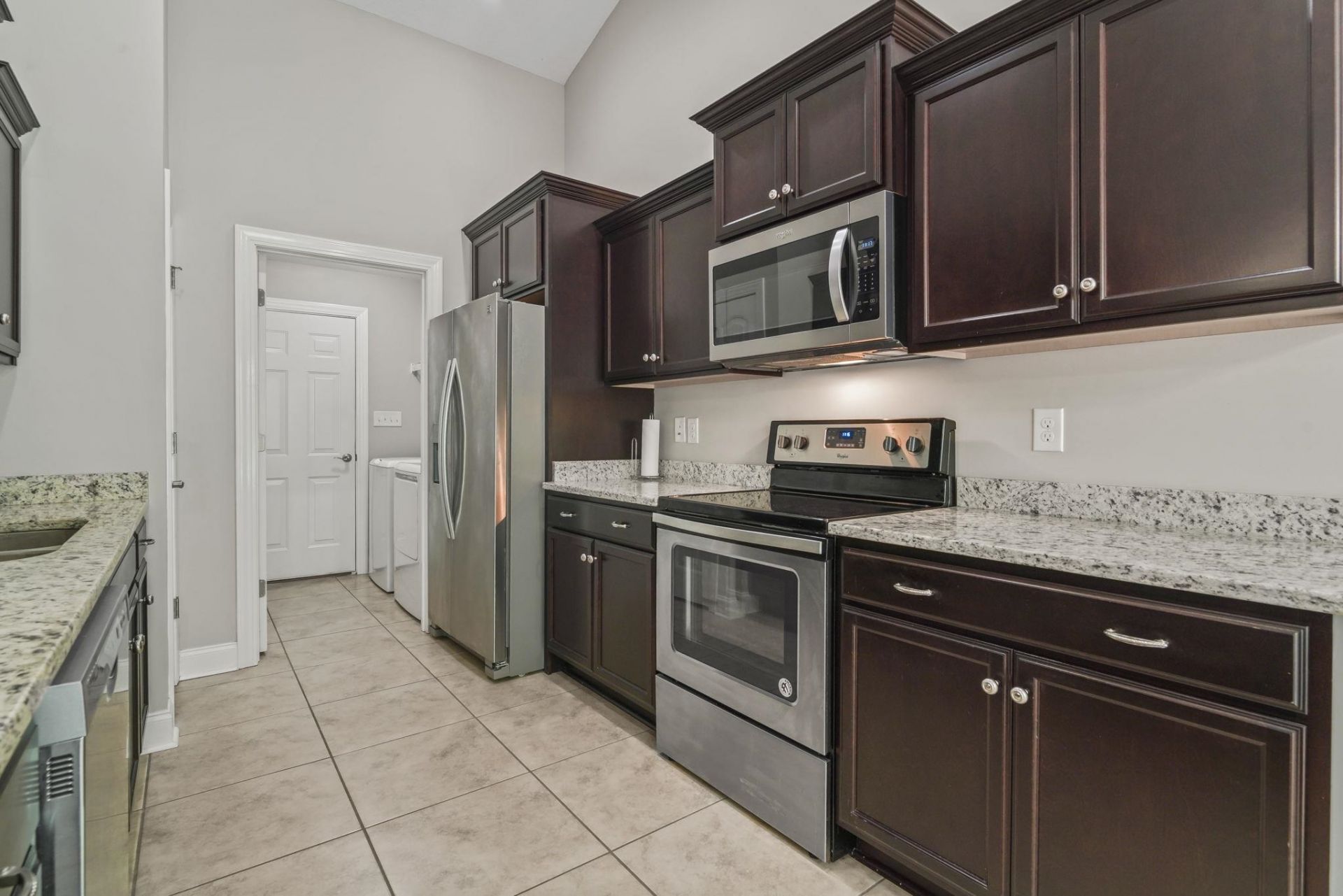 263 Macarthur Dr.  Photo 12