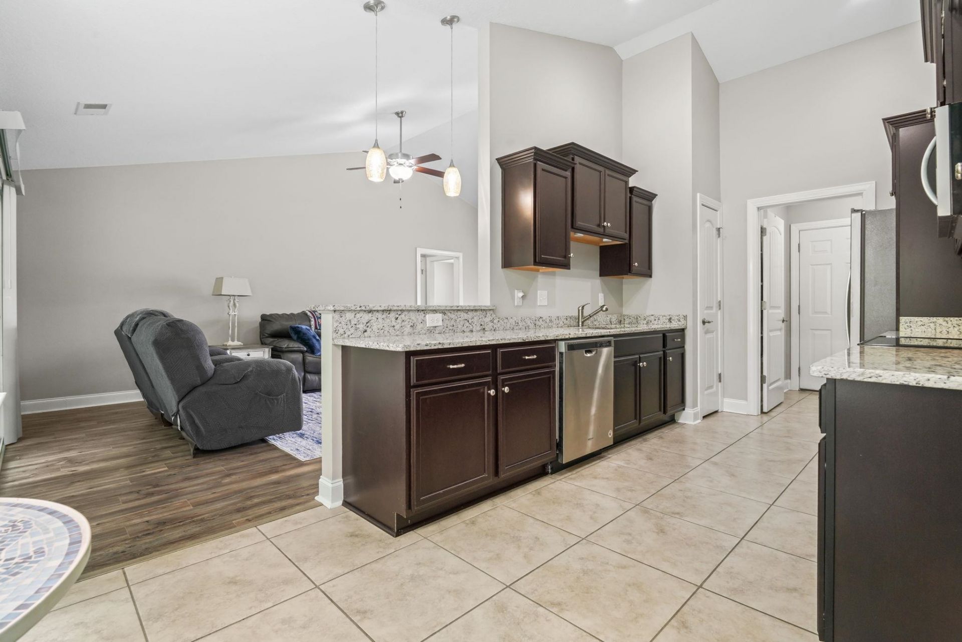 263 Macarthur Dr.  Photo 13