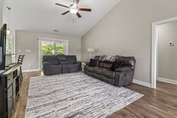 263 Macarthur Dr.  photo 4