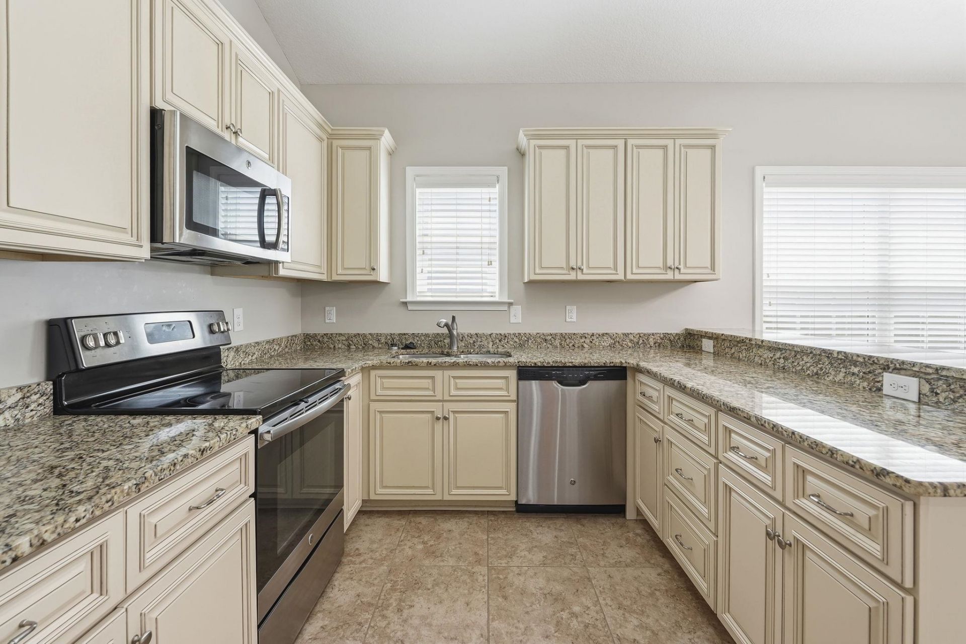 272 Palm Cove Circle  Photo 8