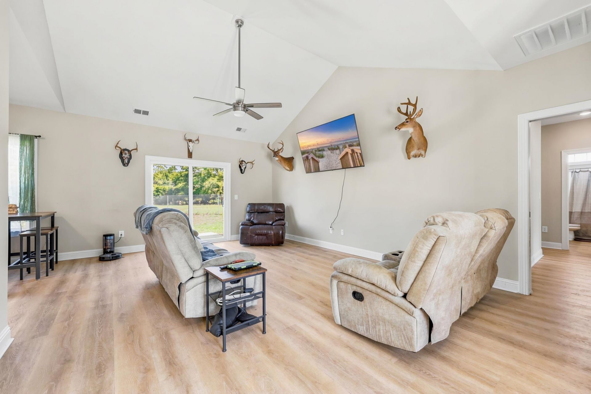 1900 Blue Bird Rd.  Photo 19