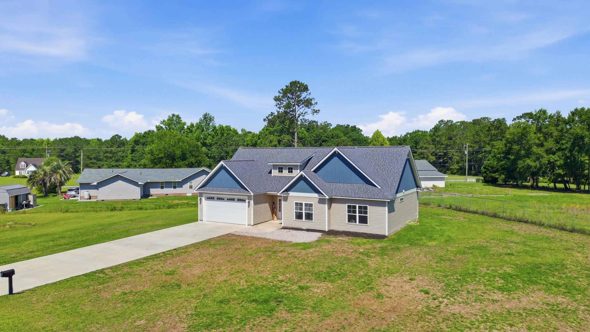 1900 Blue Bird Rd.  Photo 4