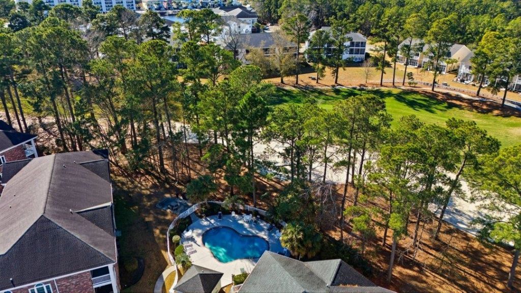 687 Riverwalk Dr.  Photo 23