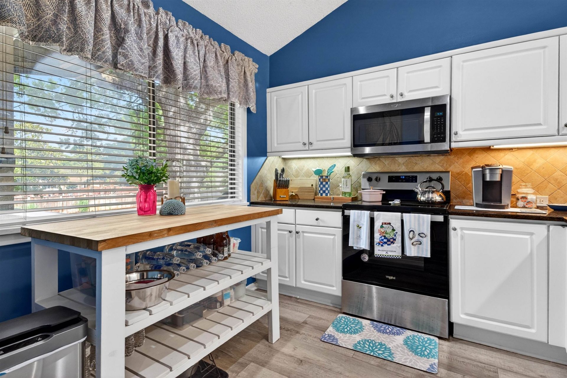 110 Hartland Dr. Photo 14