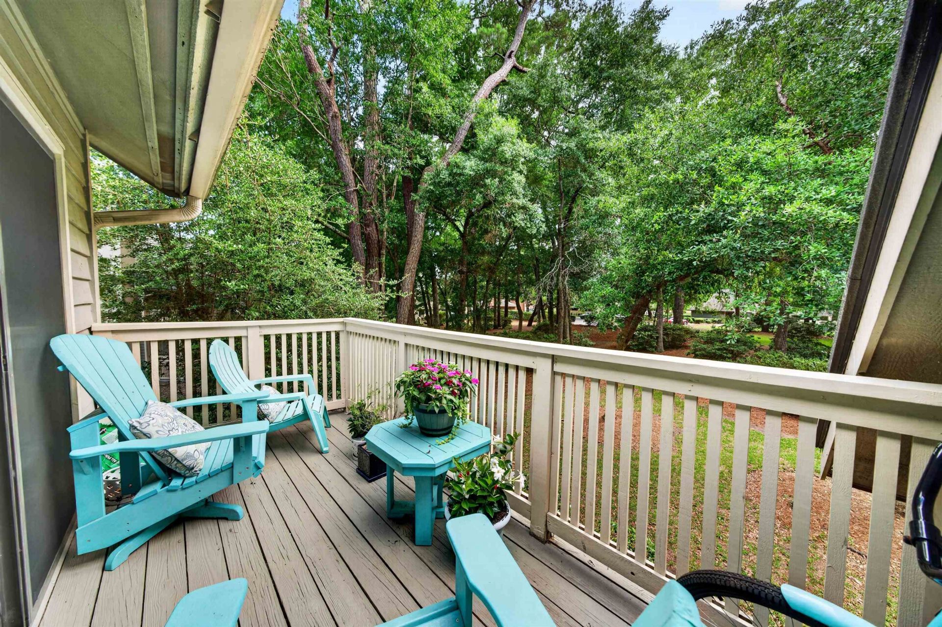 110 Hartland Dr. Photo 4
