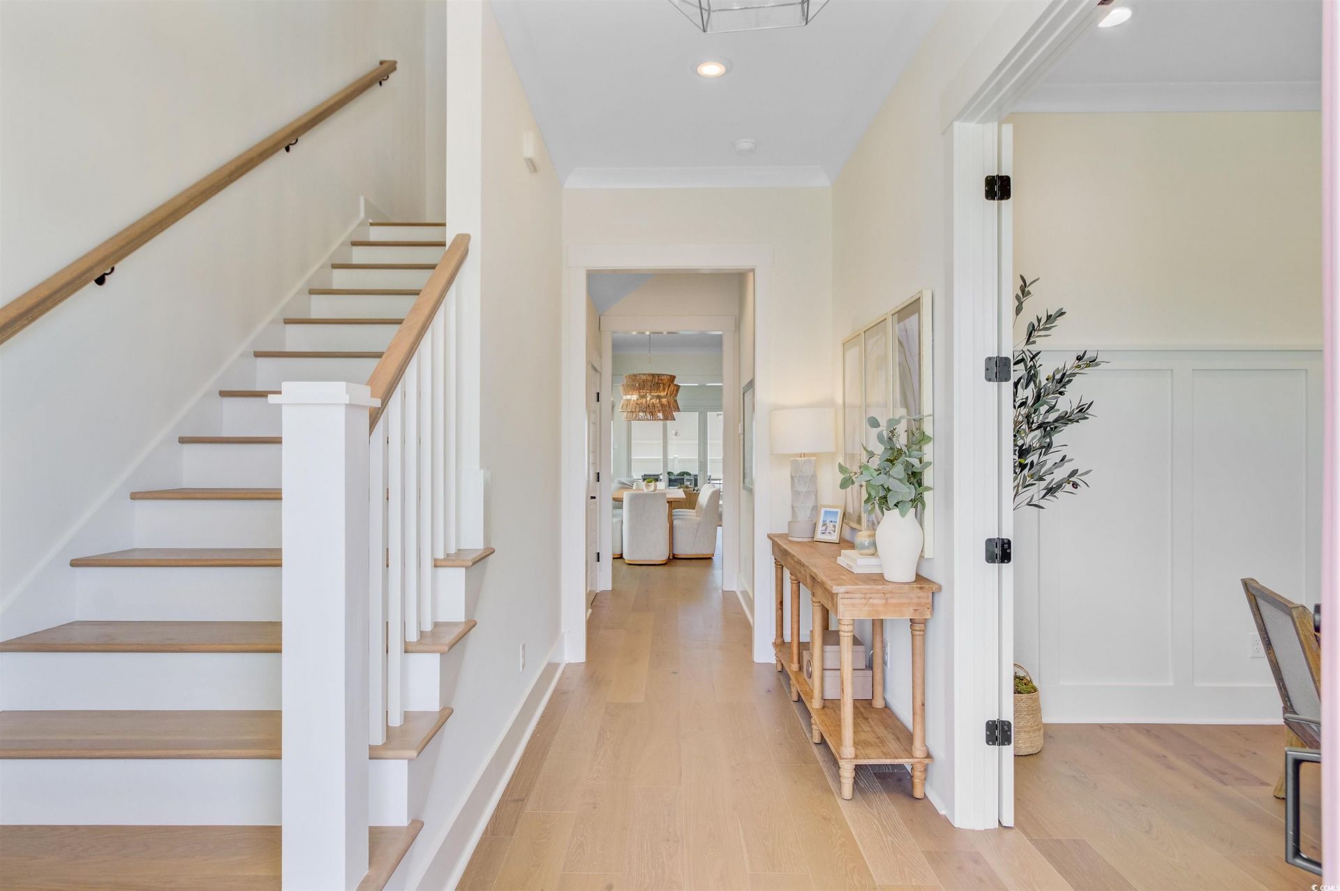 1409 Lancaster Way  Photo 5