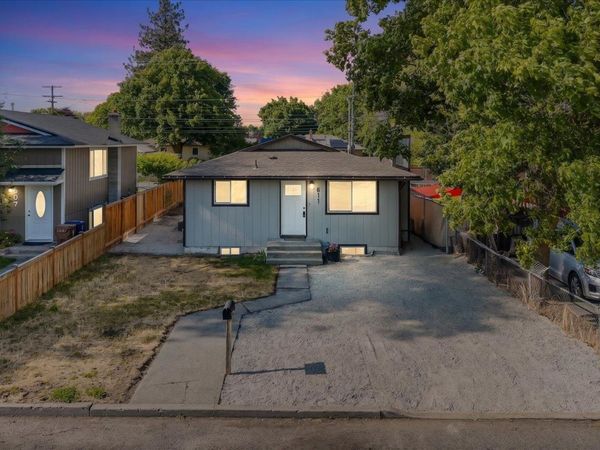 611 E Bismark Ave, Spokane, WA 99208