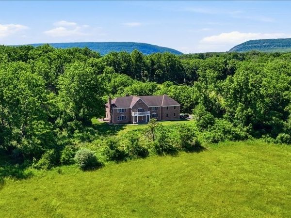 23 Stark Rd, Knowlton, NJ 07832
