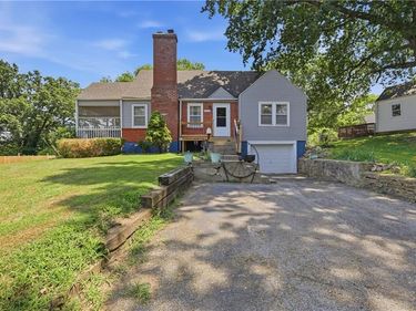 5341 N SPRUCE Avenue, Kansas City, MO 64119