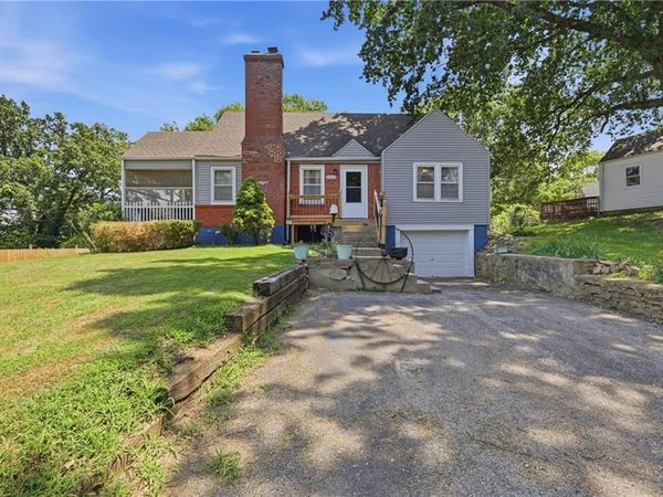 5341 N SPRUCE Avenue, Kansas City, MO 64119