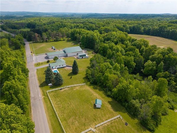 2560 Pond Road , Lima, NY 14485