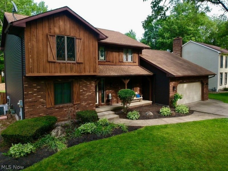 220 Fox Run, Cortland, OH 44410 Photo 2
